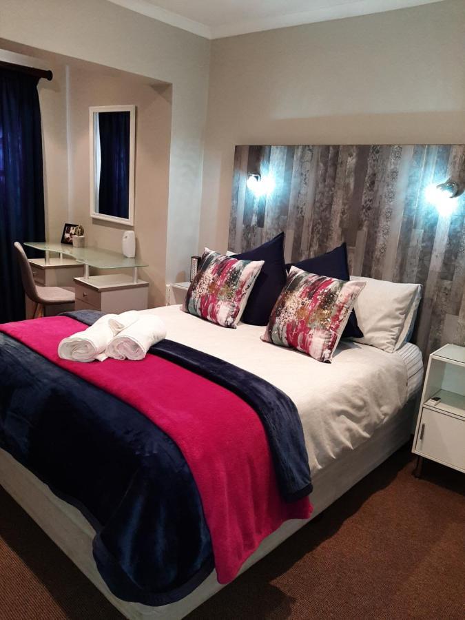 Fancy Pansy Apartment Germiston Bagian luar foto