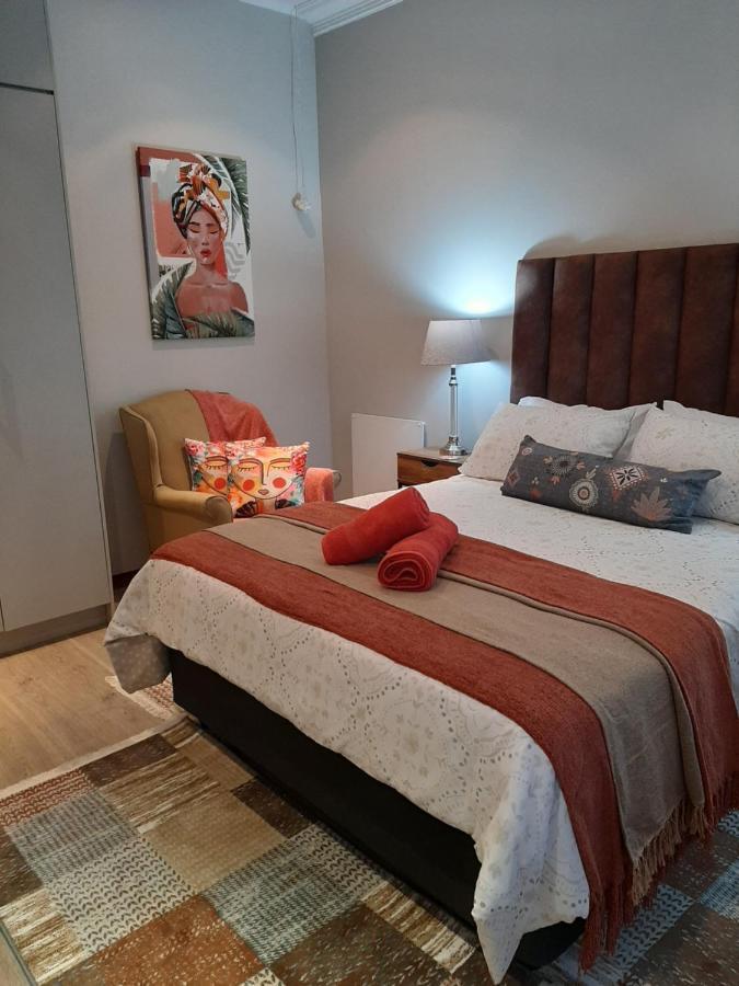 Fancy Pansy Apartment Germiston Bagian luar foto