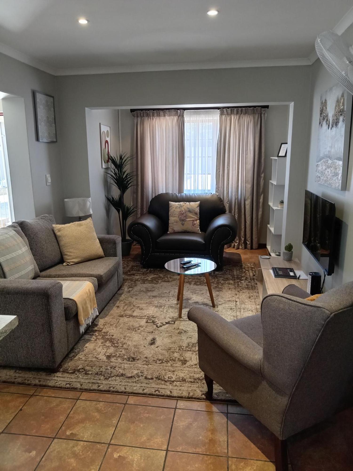 Fancy Pansy Apartment Germiston Bagian luar foto