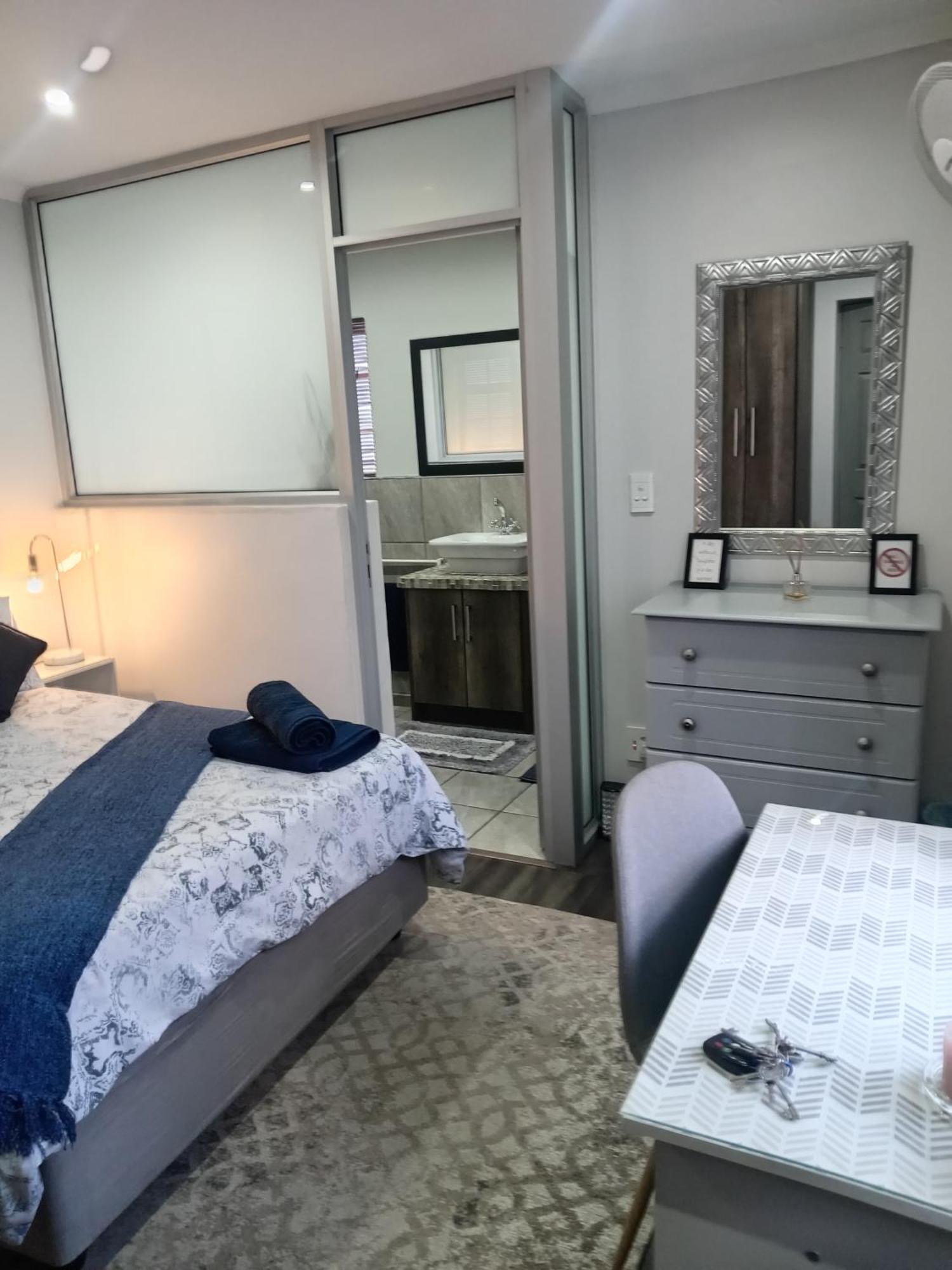 Fancy Pansy Apartment Germiston Ruang foto